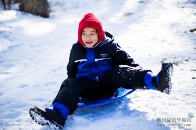 滑雪服可以當(dāng)沖鋒衣穿嗎？
